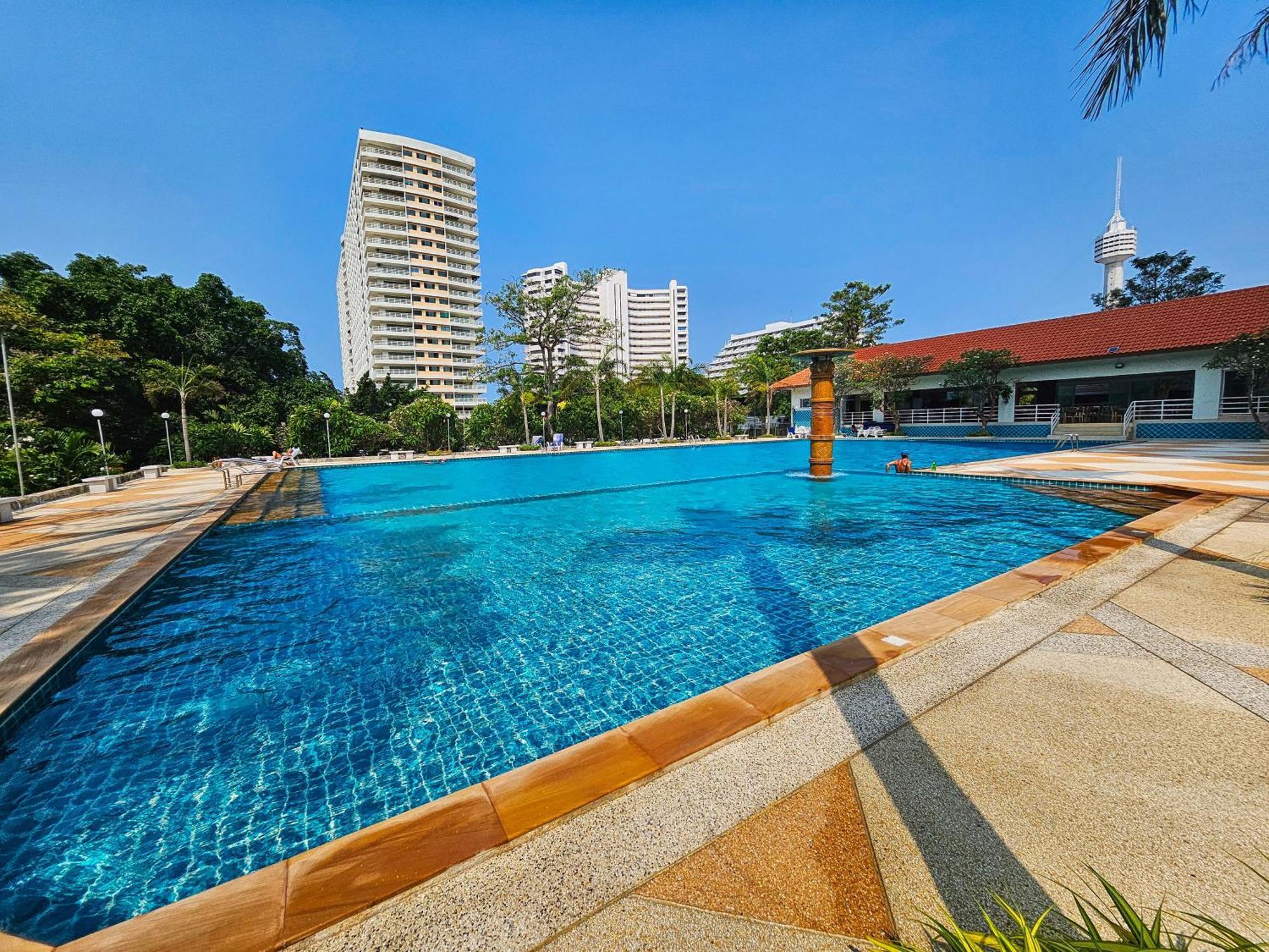 View Talay 5 Jomtien Beachfront Pattaya Exterior foto