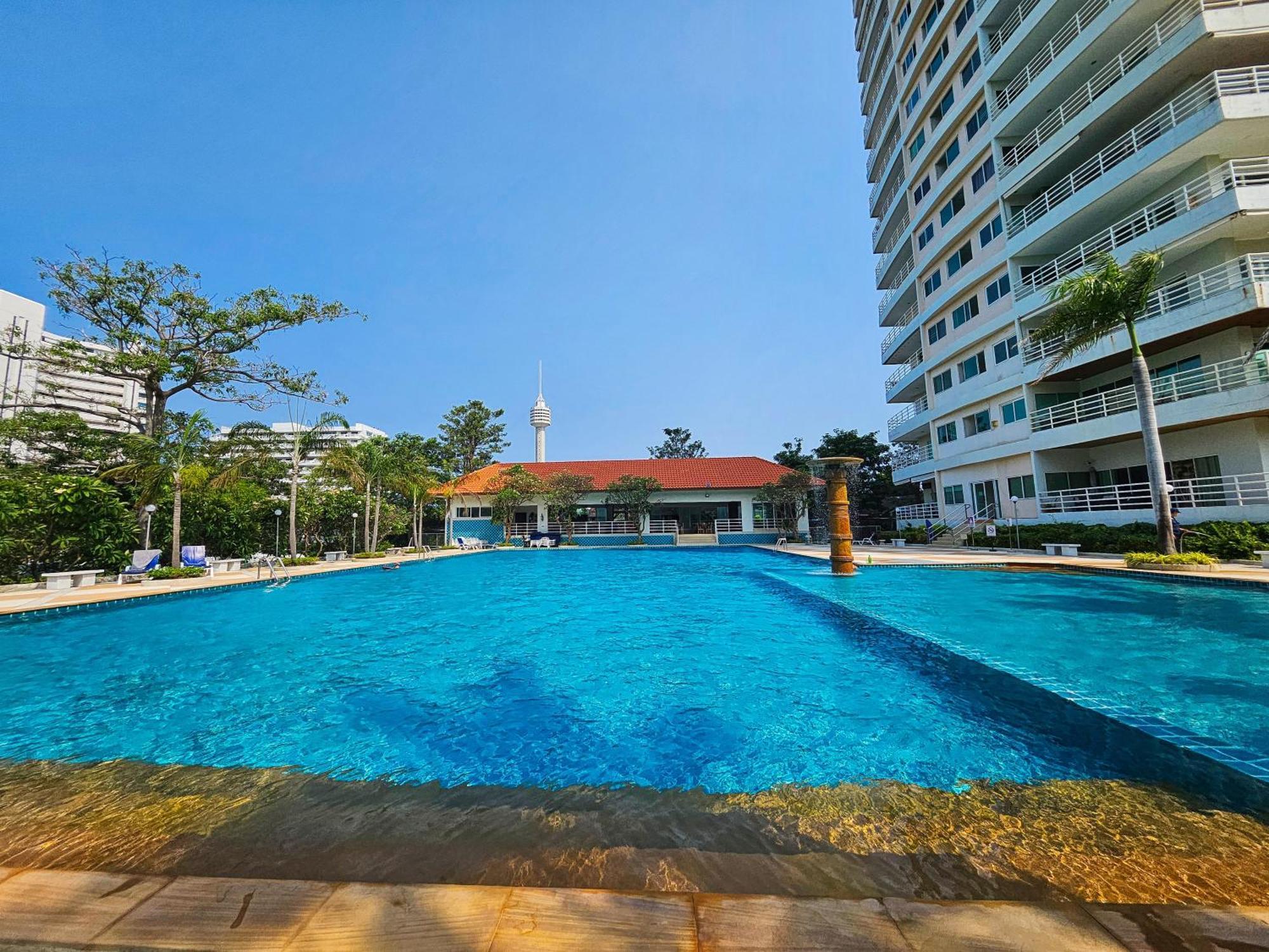 View Talay 5 Jomtien Beachfront Pattaya Exterior foto