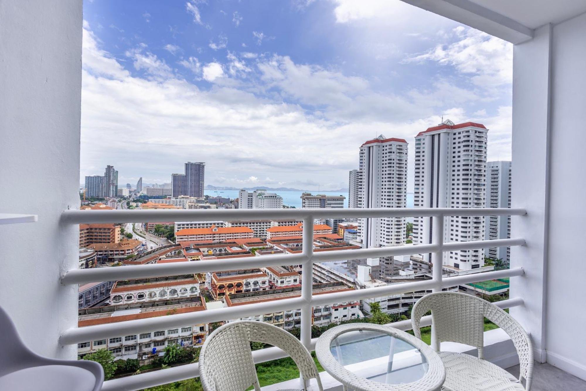 View Talay 5 Jomtien Beachfront Pattaya Exterior foto